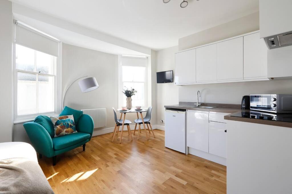 Cosy Studio Flat Moments From The Beach, Kemptown برايتون المظهر الخارجي الصورة