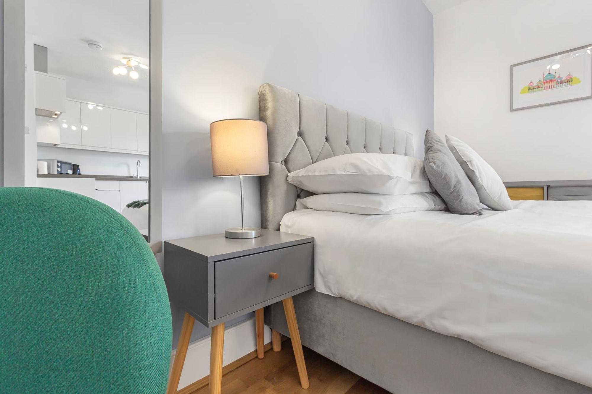Cosy Studio Flat Moments From The Beach, Kemptown برايتون المظهر الخارجي الصورة